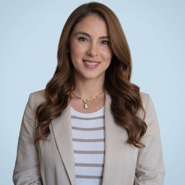 Teacher Lily, native Spanish teacher